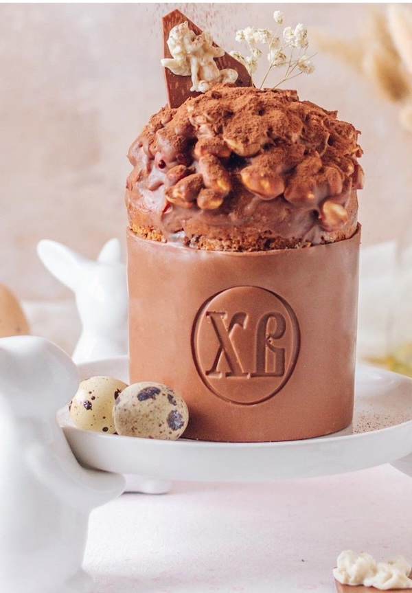 декор паски снікерс з арахісом та шоколадом і карамеллю