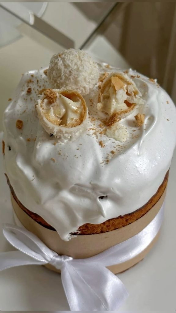 декор паски з цукерками рафаелло кокосовий